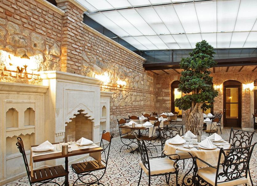 Restaurant Photo