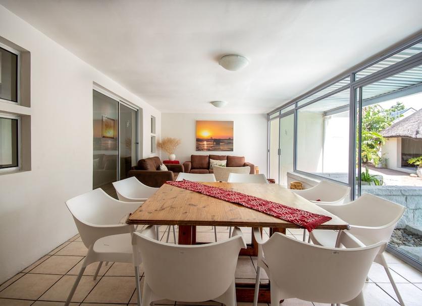Dining room Photo