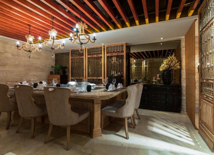 Dining room Photo
