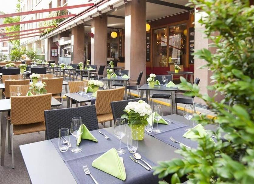Restaurant Photo