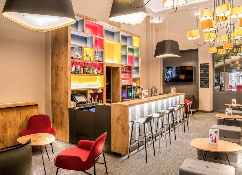 Bar Photo