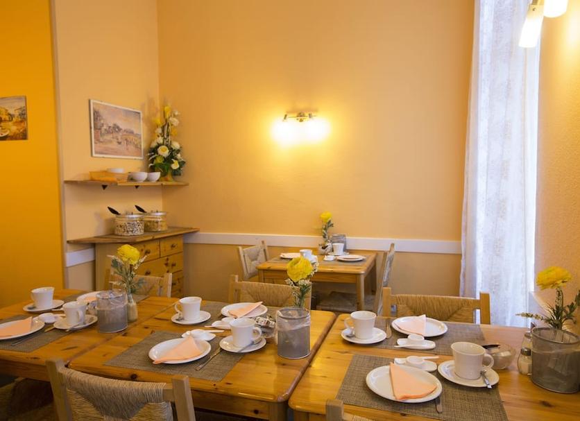Dining room Photo