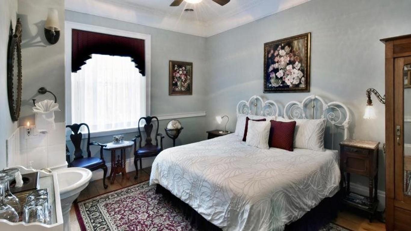 Brockamour Manor Bed and Breakfast