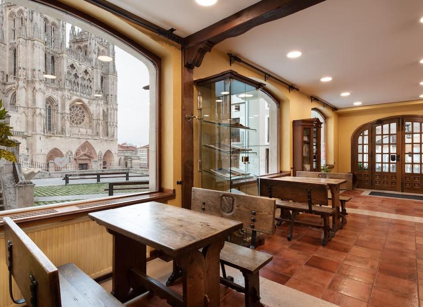 Dining room Photo