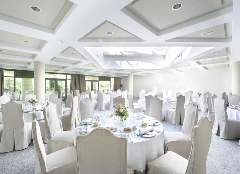 Banquet hall Photo