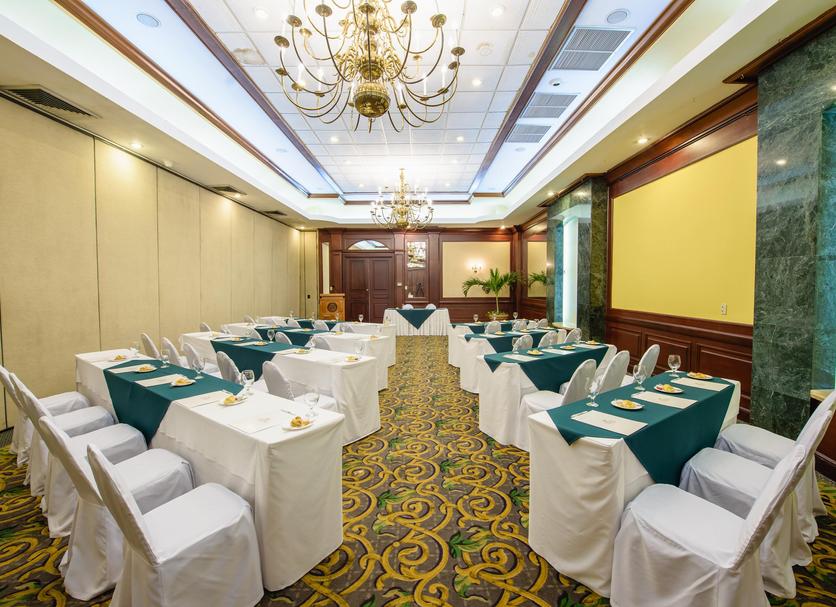 Banquet hall Photo