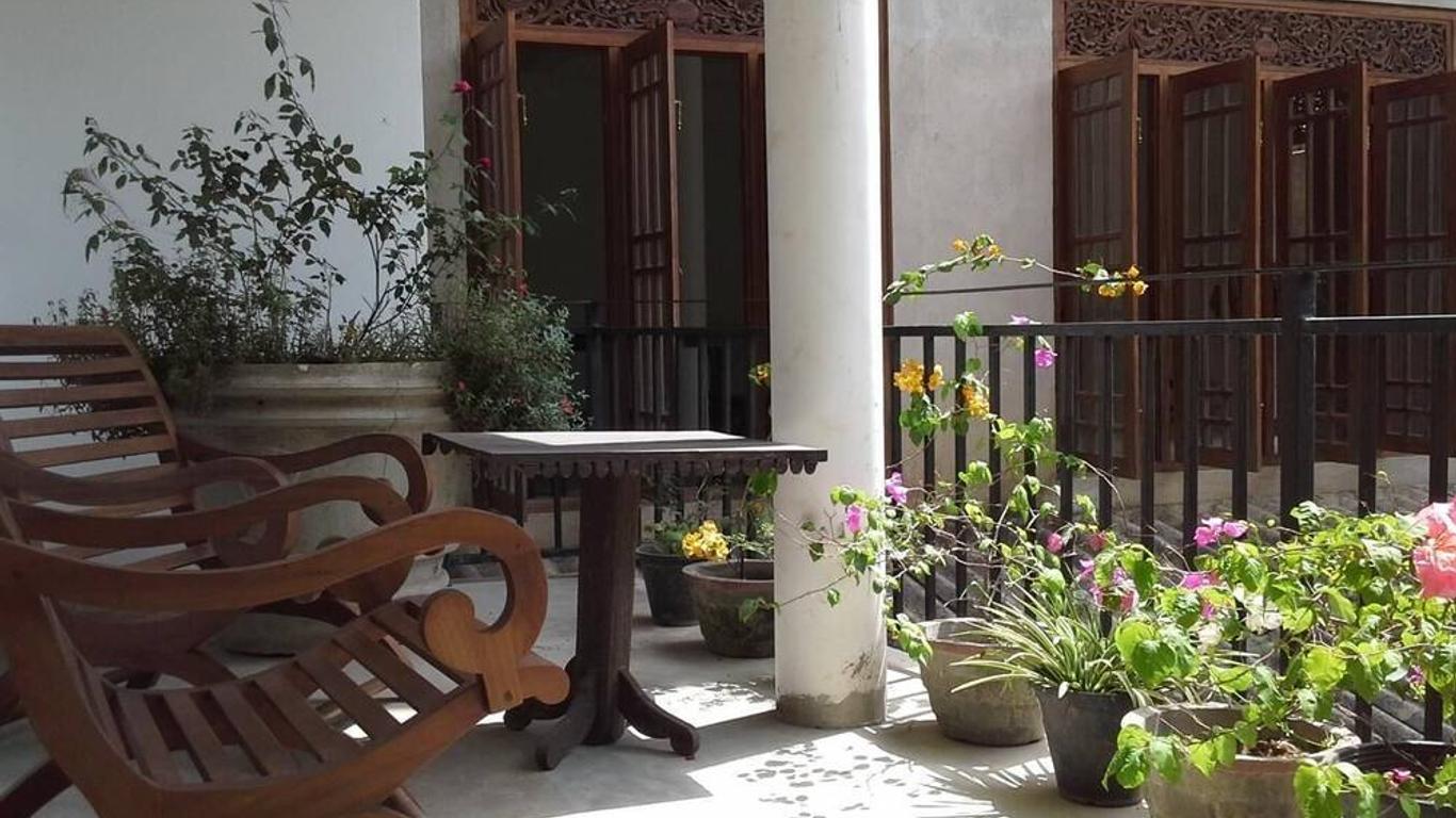 Srimalis Residence