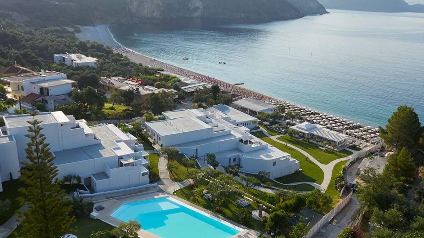 Lichnos Beach Hotel & Suites