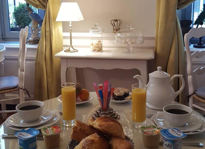 Dining room Photo