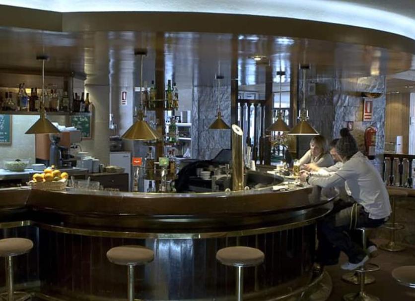 Bar Photo