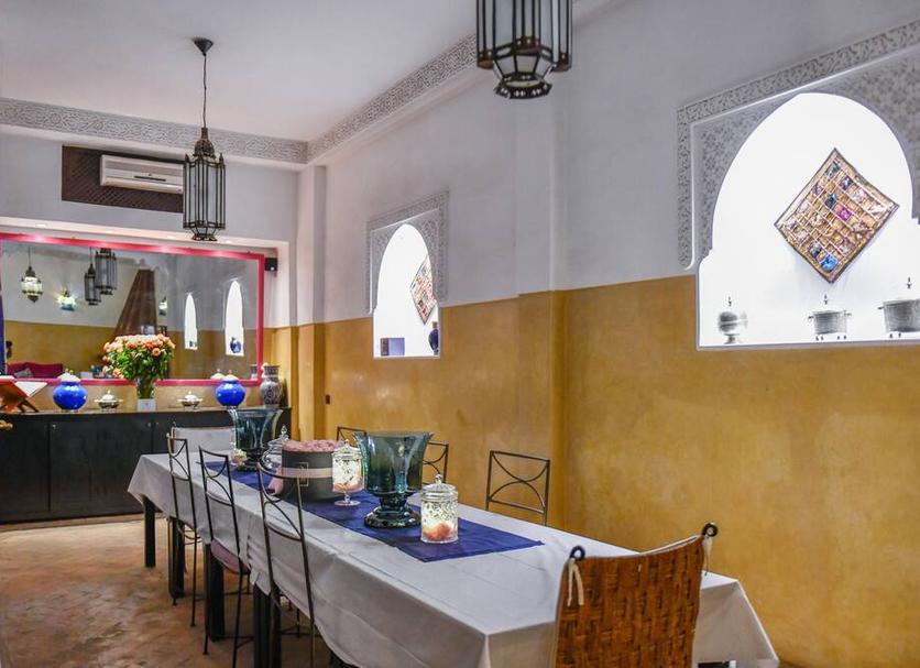 Dining room Photo