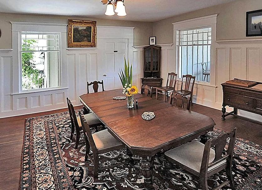 Dining room Photo