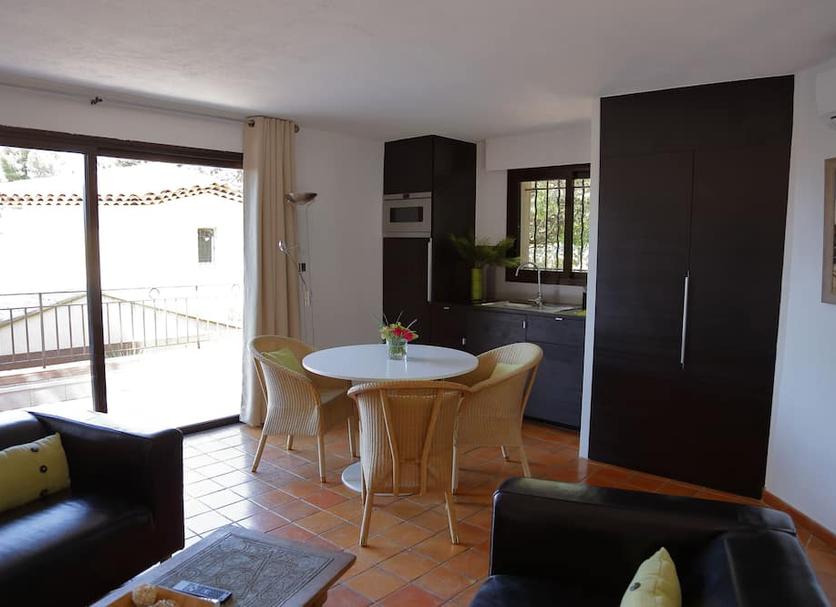 Dining room Photo