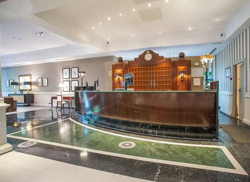 Front desk Photo