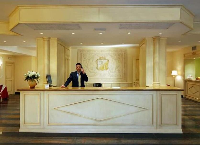 Front desk Photo