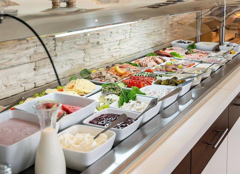 Buffet Photo