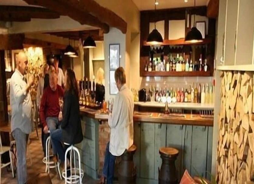 Bar Photo