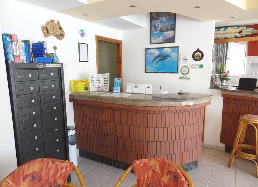Front desk Photo