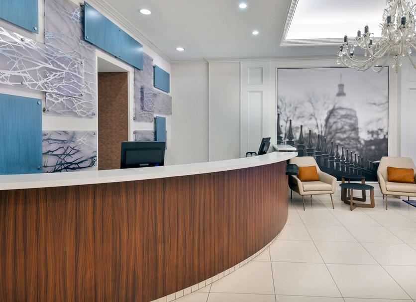 Front desk Photo