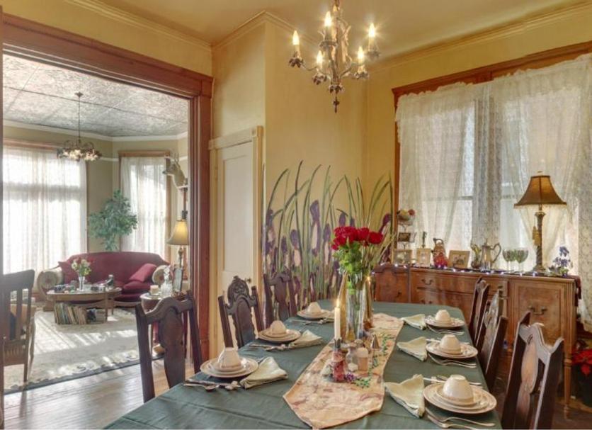 Dining room Photo