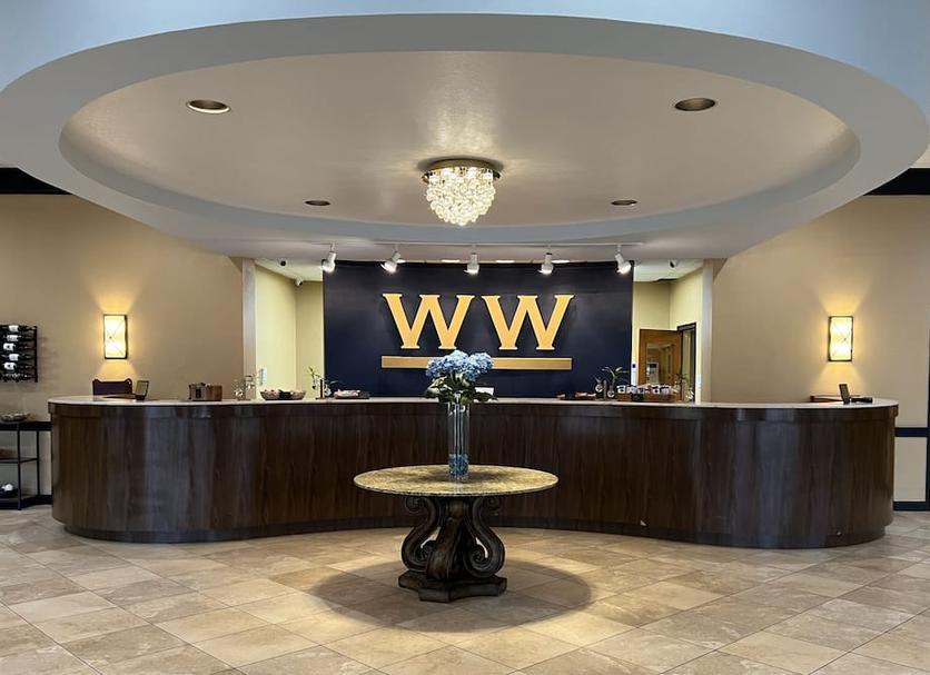 Front desk Photo