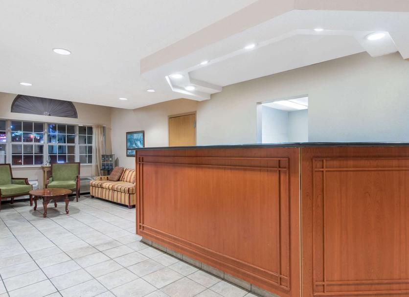 Front desk Photo