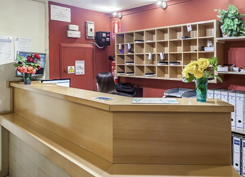 Front desk Photo