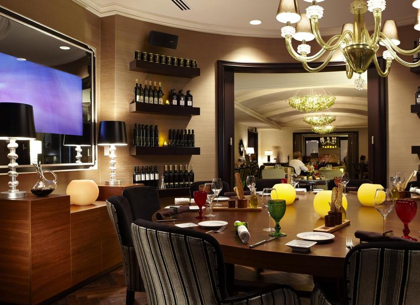 Restaurant Photo