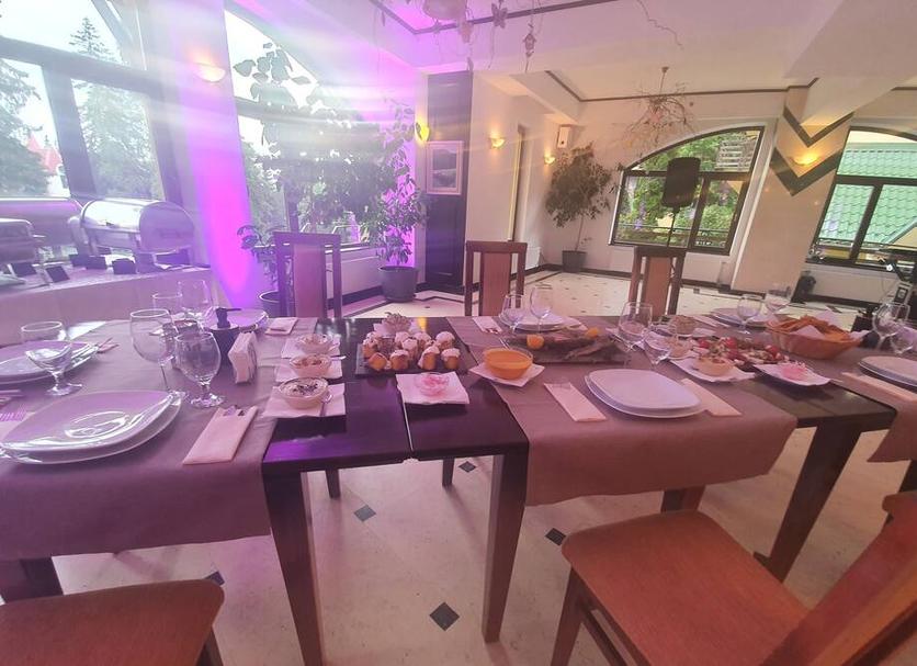 Dining room Photo