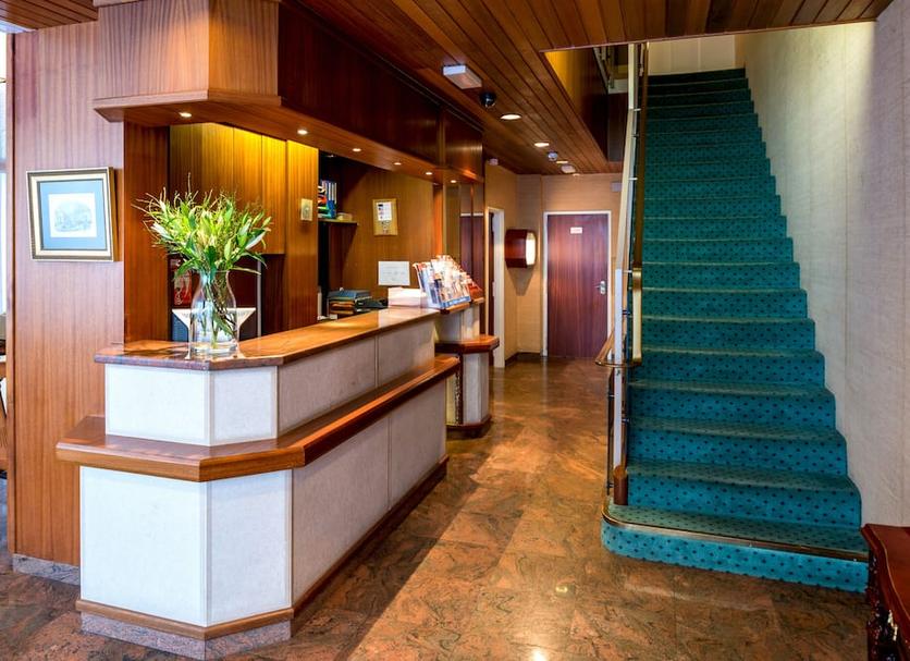 Front desk Photo