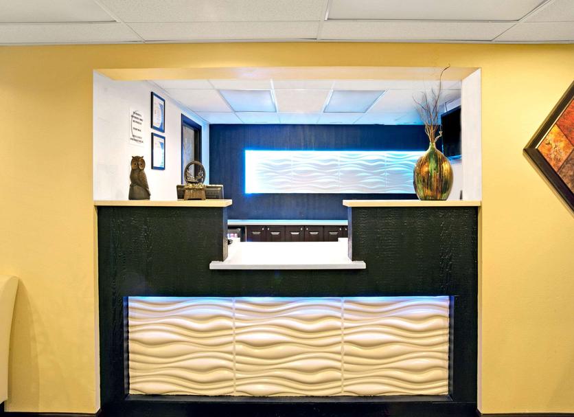 Front desk Photo