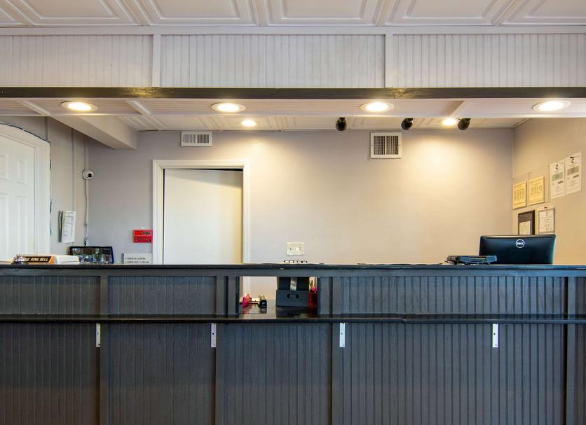 Front desk Photo