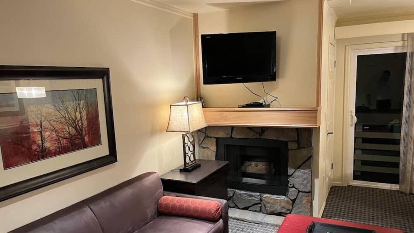 GetAways at the Lodge at Kingsbury Crossing