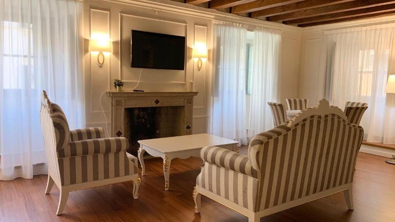 Cavour44 - Palazzo Canossa