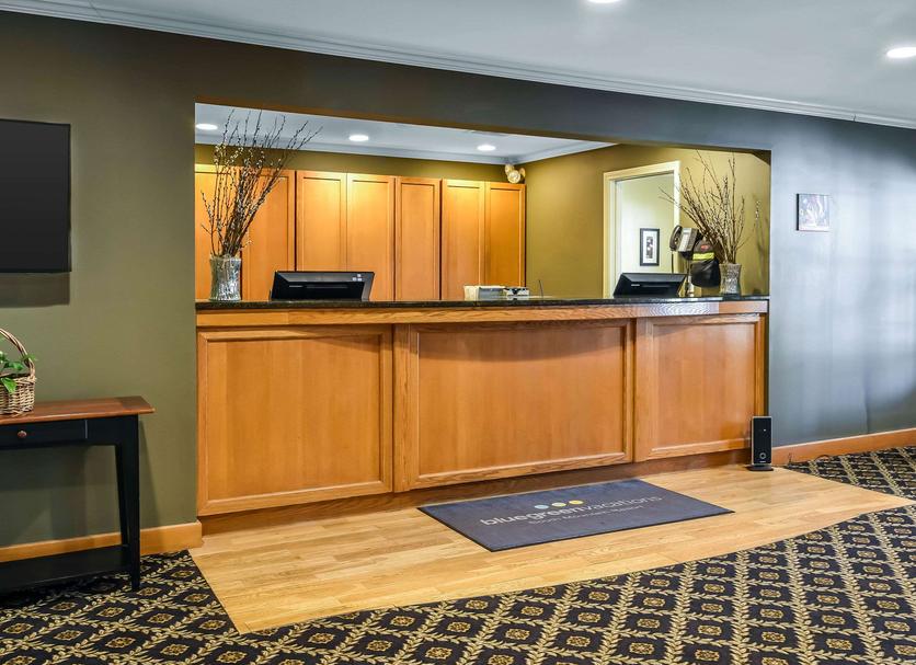 Front desk Photo