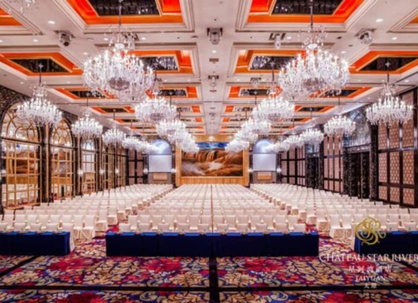 Banquet hall Photo