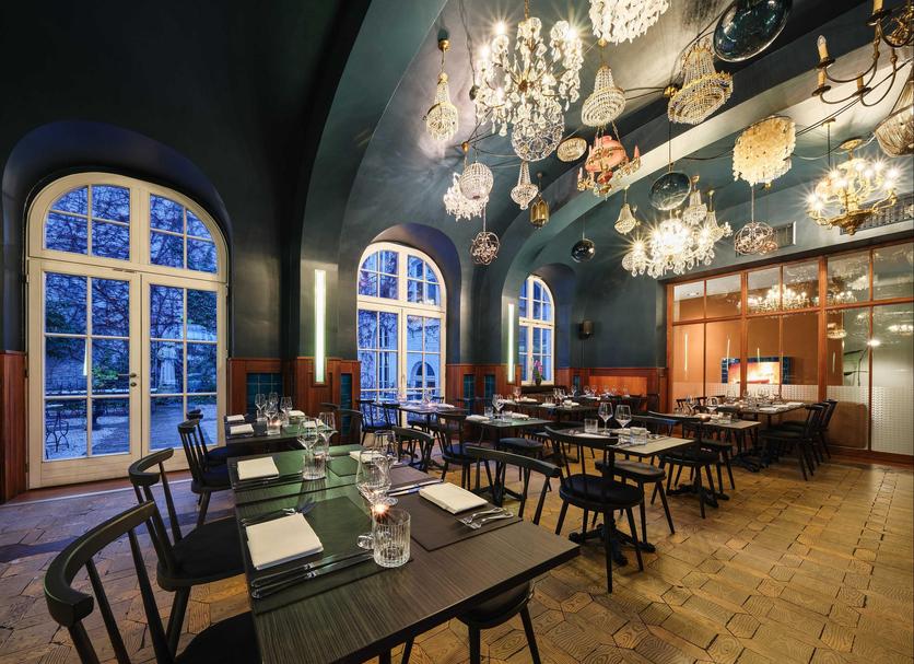 Restaurant Photo