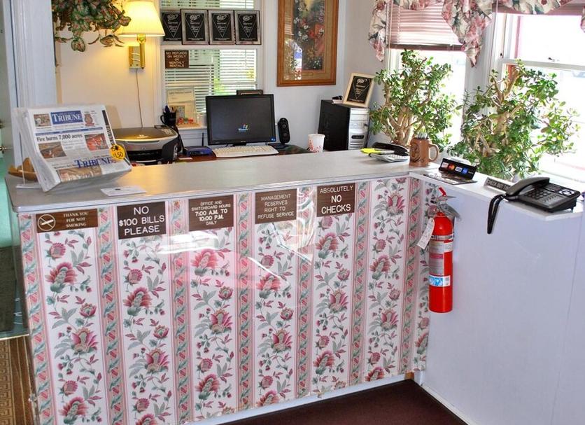Front desk Photo
