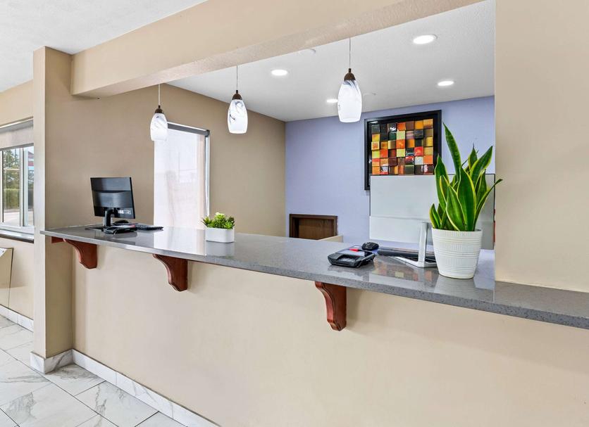 Front desk Photo