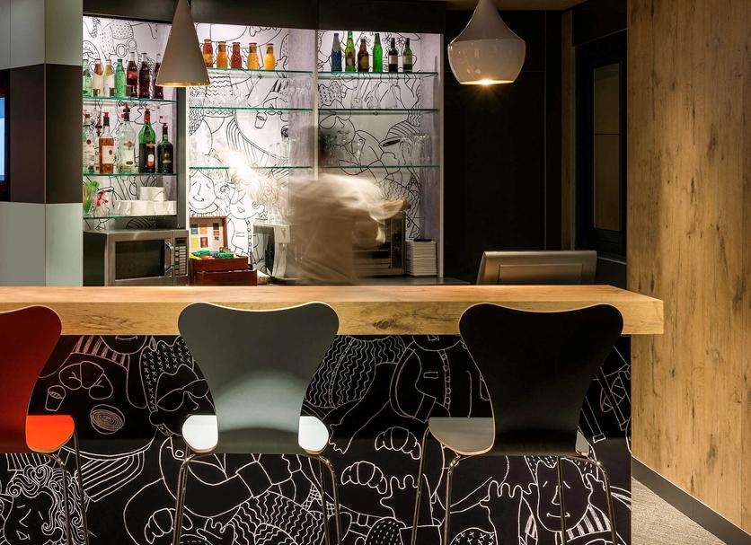 Bar Photo