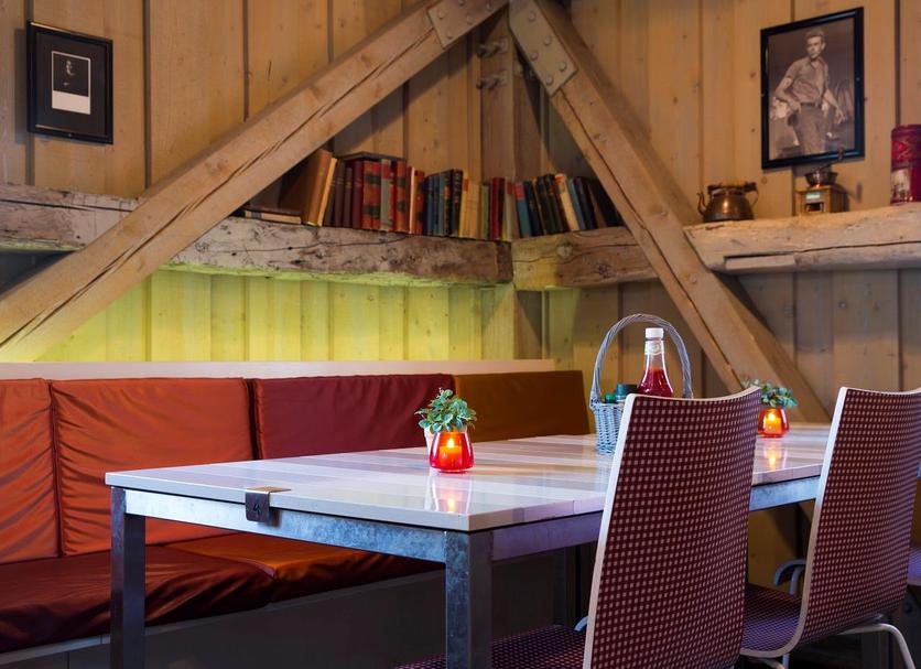 Restaurant Photo