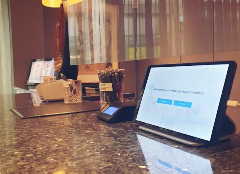 Front desk Photo