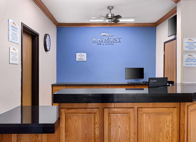 Front desk Photo