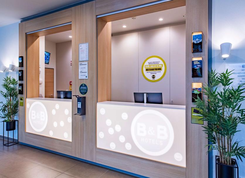 Front desk Photo
