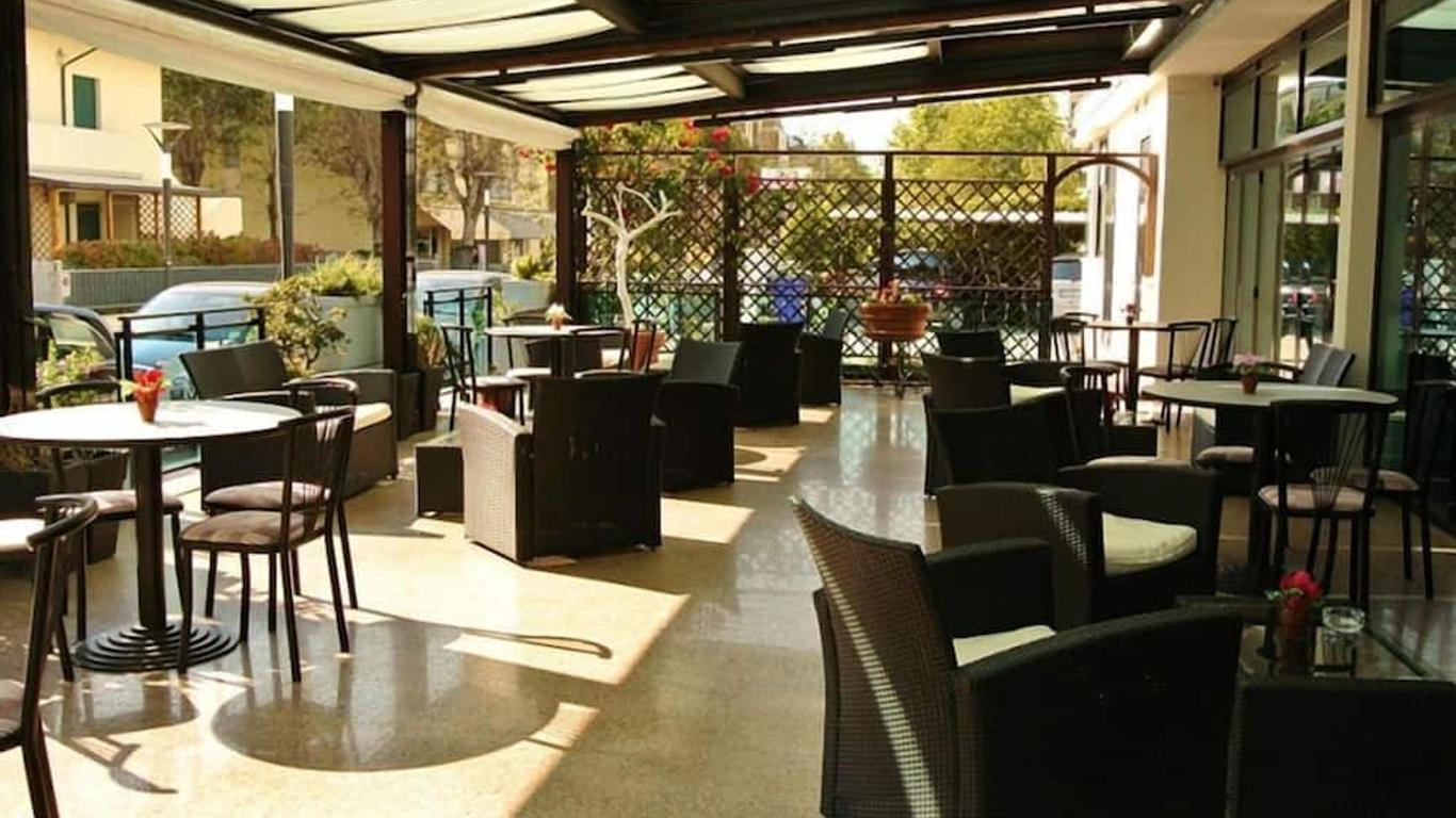 Hotel Mirage