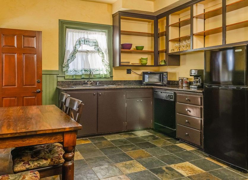 Kitchen Photo