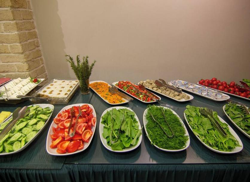 Buffet Photo