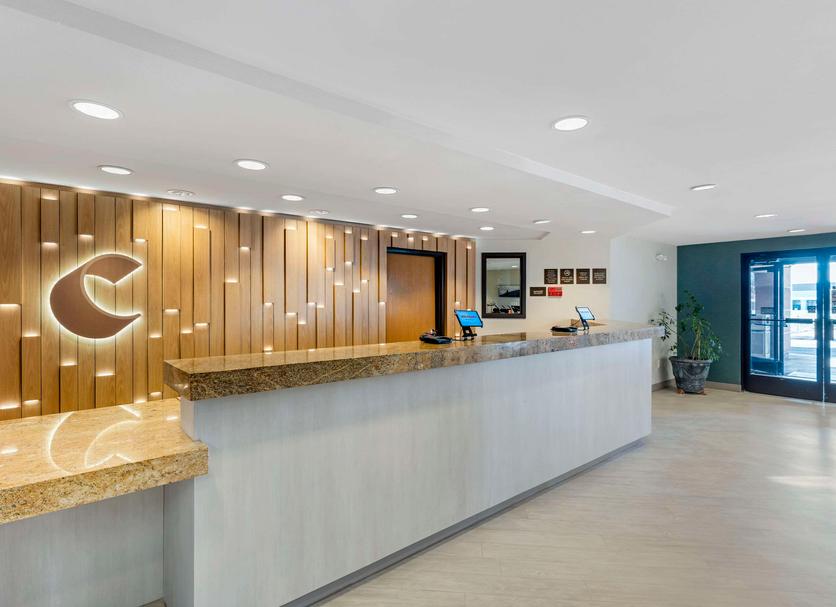 Front desk Photo