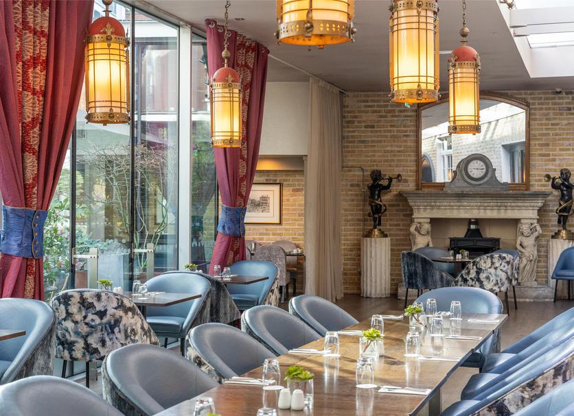 Restaurant Photo