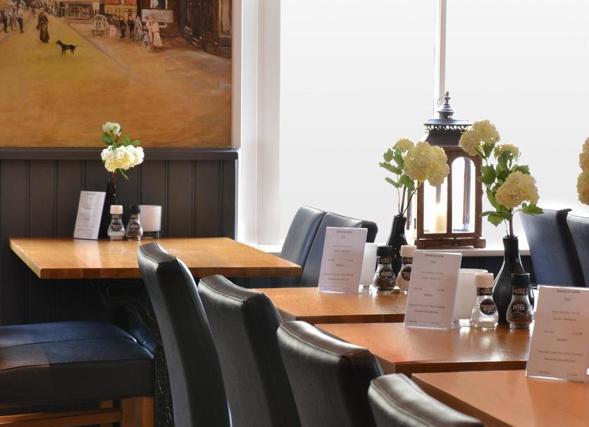 Dining room Photo
